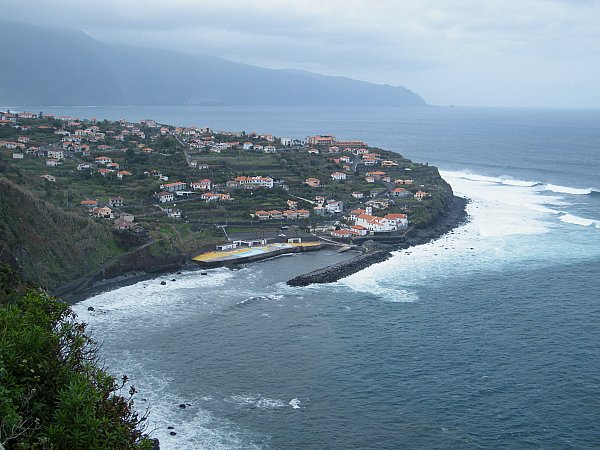Madeira, taustalla Ponta Delgada